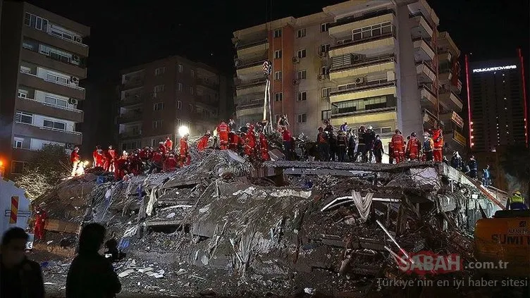 İzmir’deki depremde utandıran fotoğraf! Akın akın geldiler...