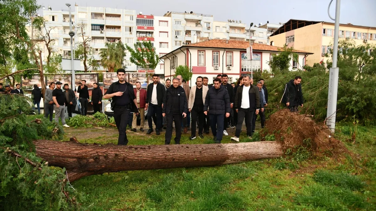 Şanlıurfa’da fırtına felaketi! 1 ölü, 40 yaralı Şanlıurfa’da fırtına felaketi! 1 ölü, 40 yaralı