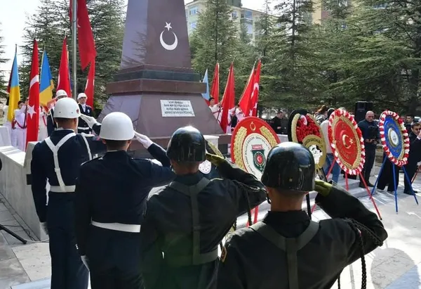 sehitlerimize-minnetle-canakkale-ruhu-kirsehirde-yasatildi-1742304599118.jpg