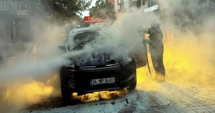Seyir halindeki cip alev alev yandı