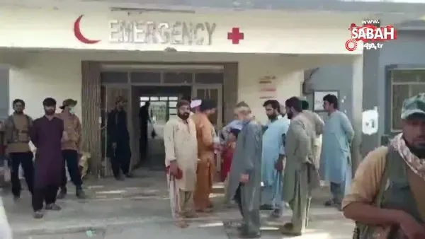 Pakistan'da yolcu otobüsü devrildi: 18 ölü, 30'dan fazla yaralı | Video
