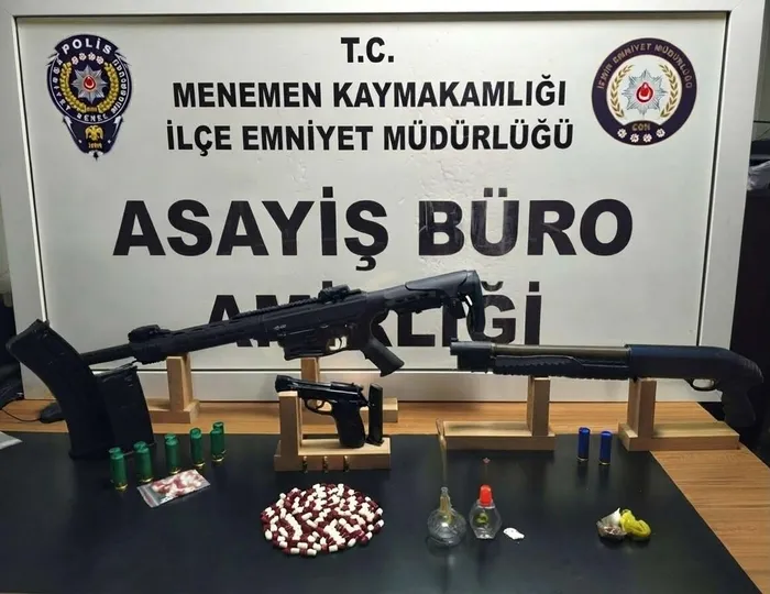 izmirde-uyusturucu-operasyonu-42-gozalti-1792242800880.jpg
