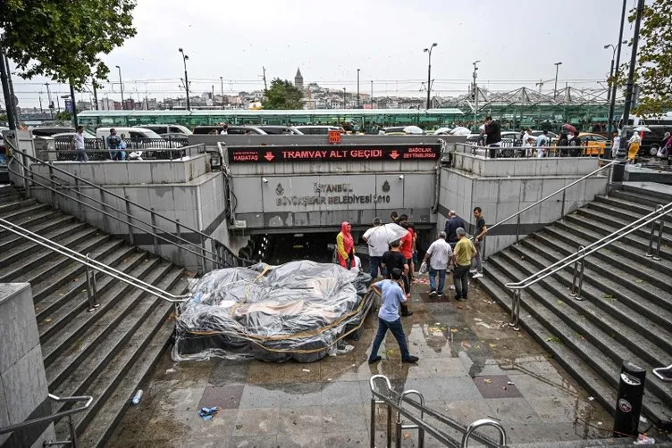 Eminönü'nde selin ardından son durum