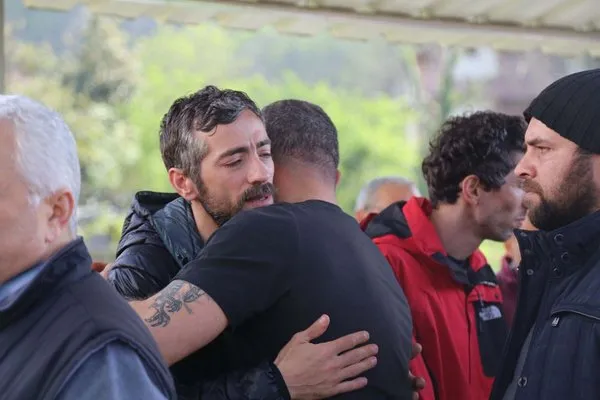 Resul Dindar'ın annesi son yolculuğuna uğurlandı