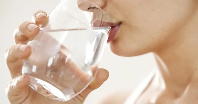 Uzmanı, Ramazan ayında günde kaç litre su tüketilmesi gerektiğini açıkladıDoç. Dr. Ramazan Danış: “Günde en az 2,5 litre su tüketin”