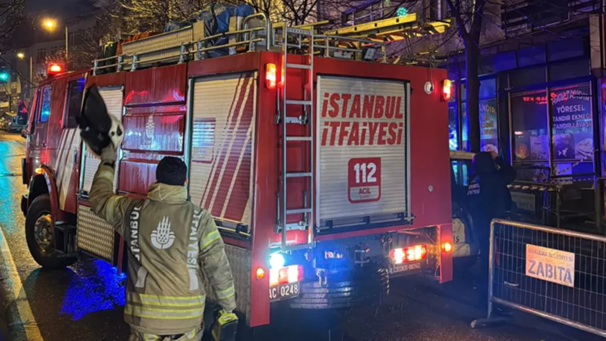 Üsküdar’da istinat duvarı yan yattı, iki bina boşaltıldı! Ekipler seferler oldu Üsküdar’da istinat duvarı yan yattı, iki bina boşaltıldı! Ekipler seferler oldu
