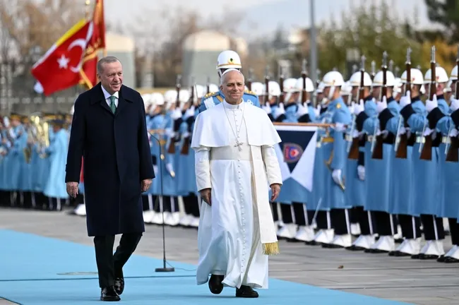 iletisim-baskani-duran-baskan-erdogan-papa-gorusmesi-dunyada-baris-umutlarini-artirdi-1764261351209.jpg İletişim Başkanı Duran: Başkan Erdoğan-Papa görüşmesi dünyada barış umutlarını artırdı