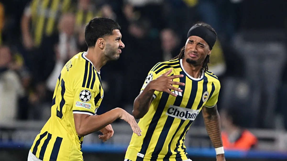 FENERBAHÇE SLAVIA PRAG CANLI | Fenerbahçe, Şampiyonlar Ligi'nde Slavia Prag'ı ağırlıyor! İkinci yarı oynanıyor...