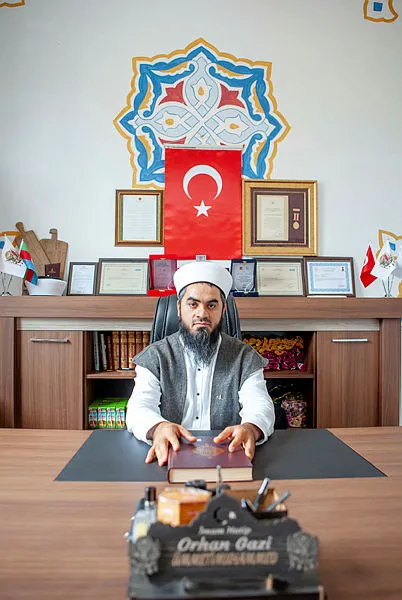 ilk-derste-cocuklara-omer-halisdemiri-anlatiyorum-1625714298745.jpg İmam Orhan Gazi: İlk derste çocuklara Ömer Halisdemir’i anlatıyorum