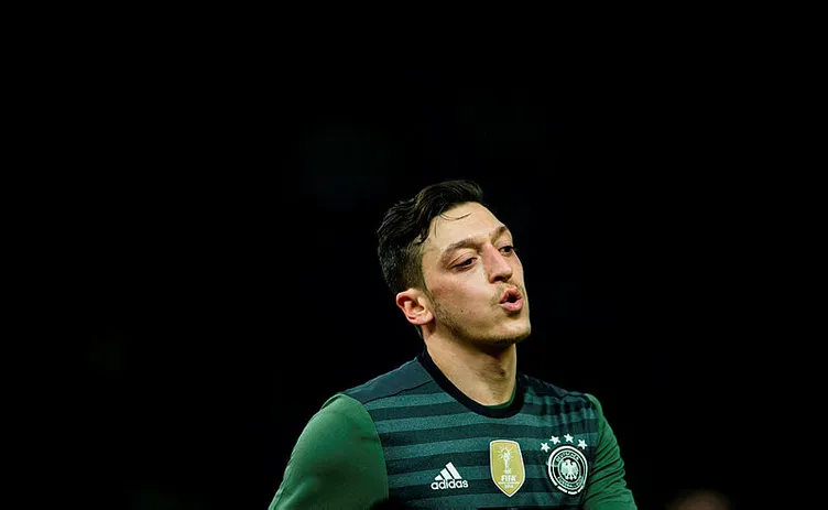 Özil: Dün akşam Cumhurbaşkanımız aradı ve...
