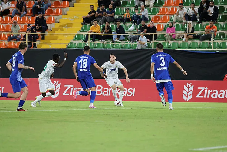 alanyaspor-ziraat-turkiye-kupasinda-4-tura-yukseldi-1698782830195.jpg