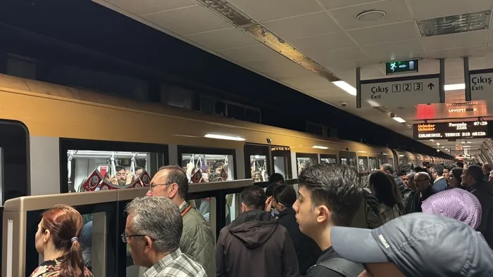 uskudar-samandira-metro-hattinda-ariza-seferler-aksadi-1713767423754.jpg