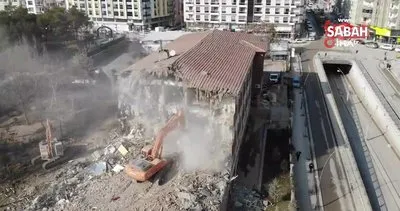 Elazığ’da depremde hasar gören 50 yıllık okullar yıkılıyor | Video