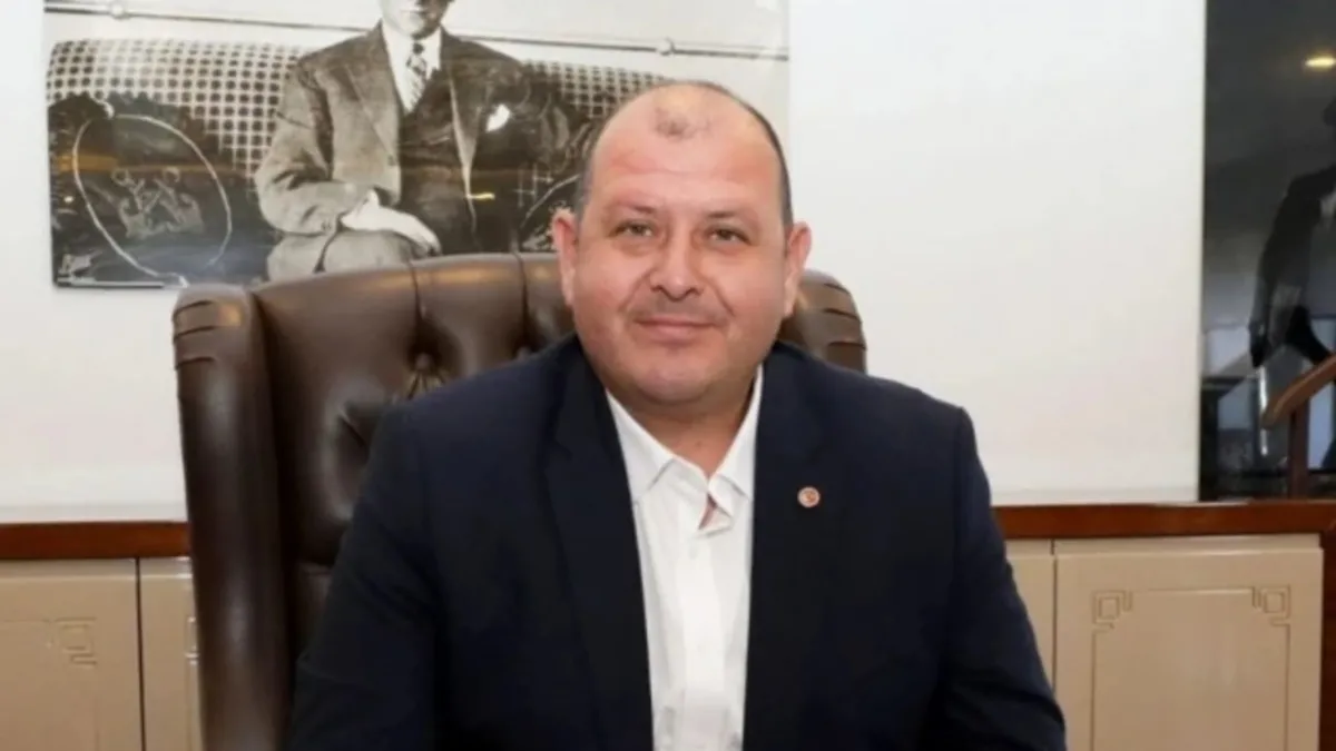 Menderes Belediye Başkanı İlkay Çiçek tutuklandı Menderes Belediye Başkanı İlkay Çiçek tutuklandı