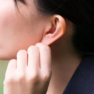 Kulak ağrısı nasıl geçer ve neden olur? Kulak ağrısı ve çınlaması için doğal tedavi yöntemleri