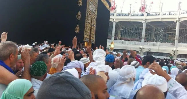 Kabe’ye dokunmak yasak