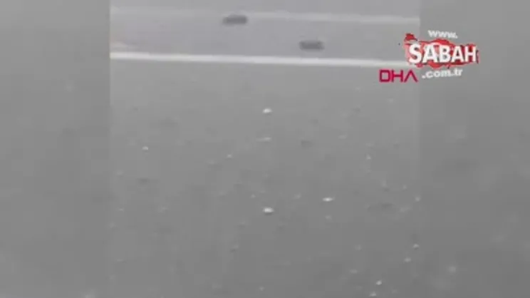 İzmir'de sağanak ve dolu yağışı başladı