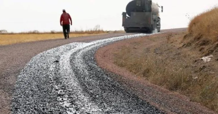 Kırsalda asfalt çalışmaları sürüyor