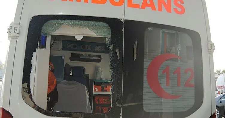 Diyarbakır’da şoke eden olay! Hasta taşıyan ambulansı taşladı