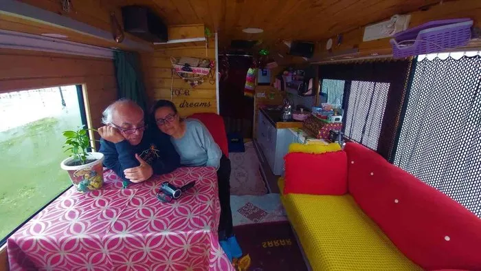 2 yıldır otobüs karavanda yaşıyorlar: Ömürlerinin sonuna kadar karavanda yaşamak istiyorlar