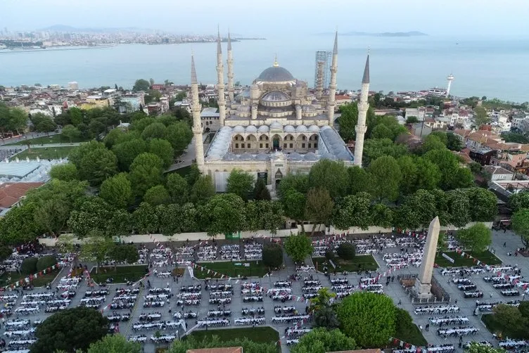 Sultanahmet’te 15 bin kişilik iftar