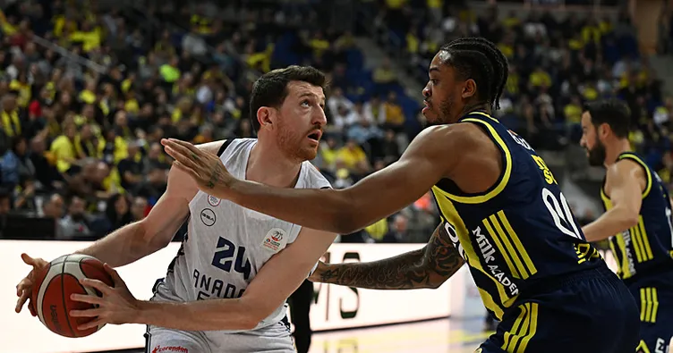 Uzatmalara giden maçta Fenerbahçe Beko, Anadolu Efes’i mağlup etti