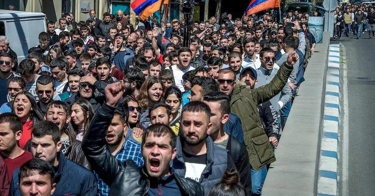 SON DAKİKA: AK Parti’den Ermenistan açıklaması: Darbe girişimlerine karşıyız