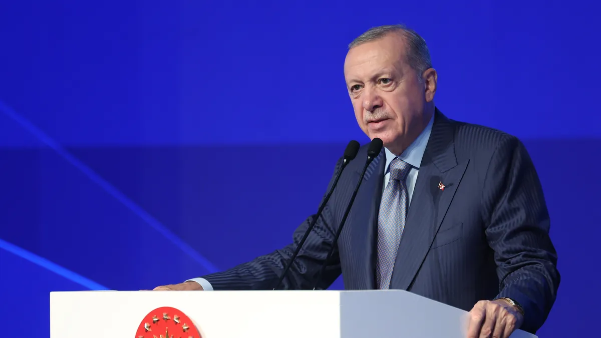 Başkan Erdoğan: Ekonominin bileşenleri istikrara bağlı Başkan Erdoğan: Ekonominin bileşenleri istikrara bağlı