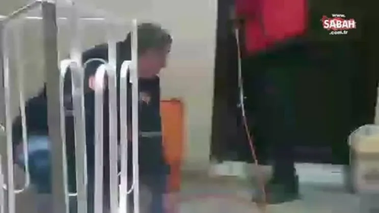 Ailesinin evde tek başına bıraktığı 2 çocuğu, itfaiye kurtardı | Video