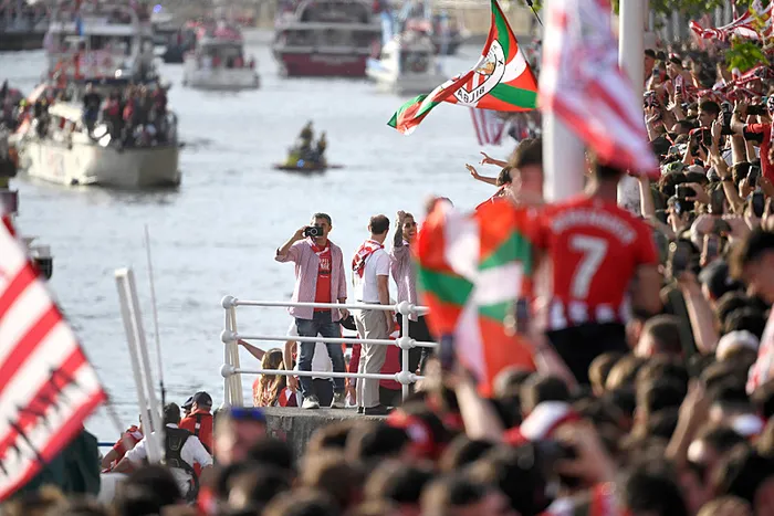 athletic-bilbao-40-yil-sonra-kazandigi-kral-kupasi-icin-tarihi-kutlama-yapti-1712864161252.jpeg