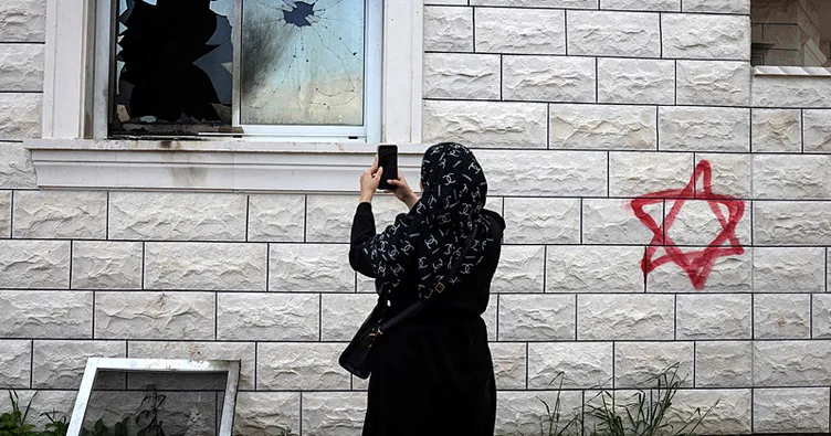 Siyonist gaspçılardan insanlık dışı eylem: Filistinlileri araçla ezdiler