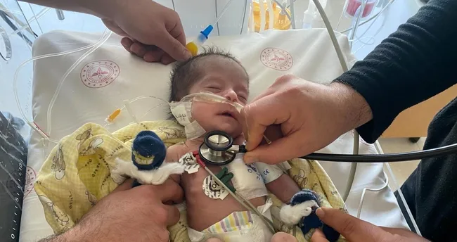 Minik Hafzanur, ikizi ile birlikte büyüyebilecek Minik Hafzanur, ikizi ile birlikte büyüyebilecek