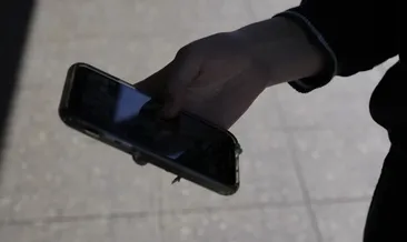 Fransa’da liselerde telefon devri bitiyor: Macron’dan öğrencilere ekran freni