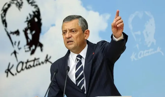 CHP’de kurultay kavgası: Lütfü Savaş iptal istedi, Özel tehditler savurdu...