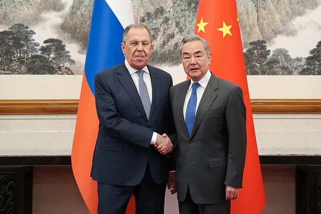 rusya-disisleri-bakani-lavrov-cinli-mevkidasi-vang-ile-gorustu-1776180960695.jpg Rusya Dışişleri Bakanı Lavrov, Çinli mevkidaşı Vang ile görüştü