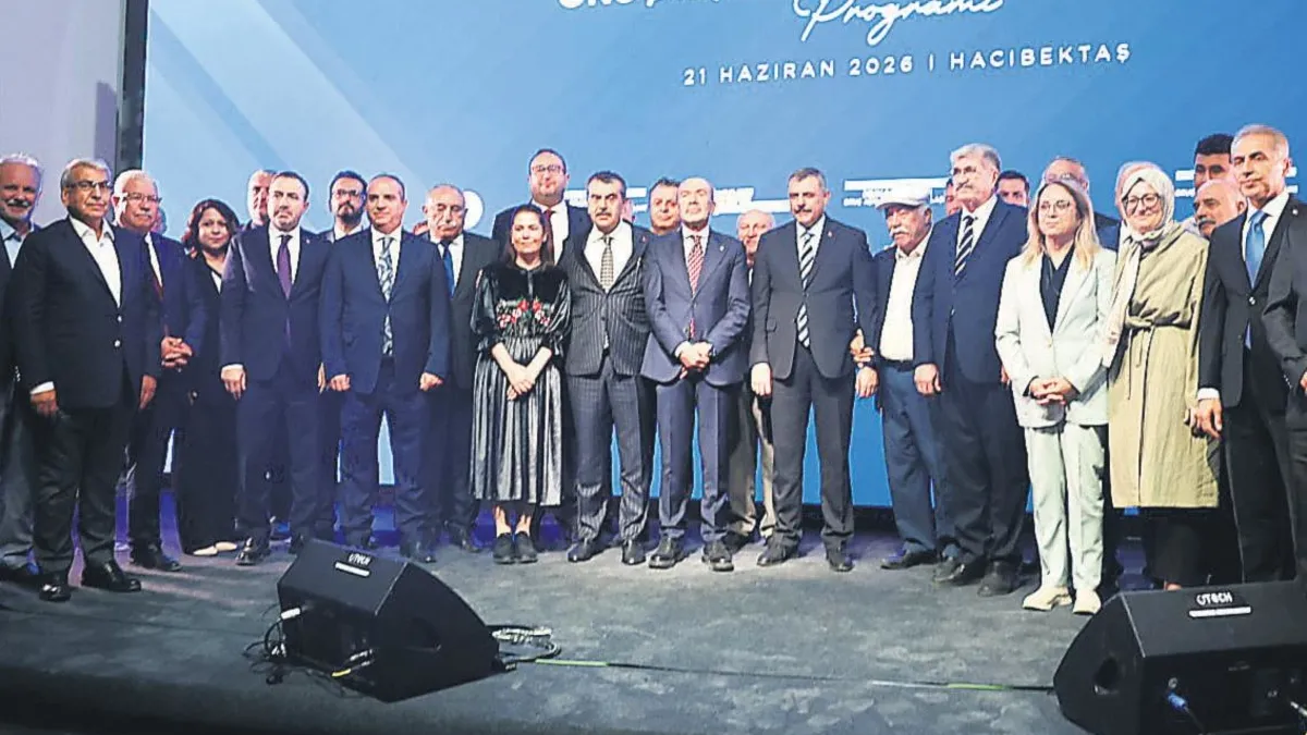 İçişleri Bakanı Mustafa Çiftçi ve Milli Eğitim Bakanı Yusuf Tekin, Hacıbektaş'ta yapımı tamamlanan cemevi ve kültür merkezinin açılışında konuşma yapıyor.