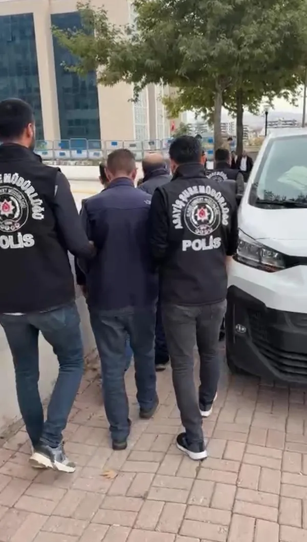 elazigda-dolandiricilik-operasyonu-3-supheli-tutuklandi-1792081661445.jpg
