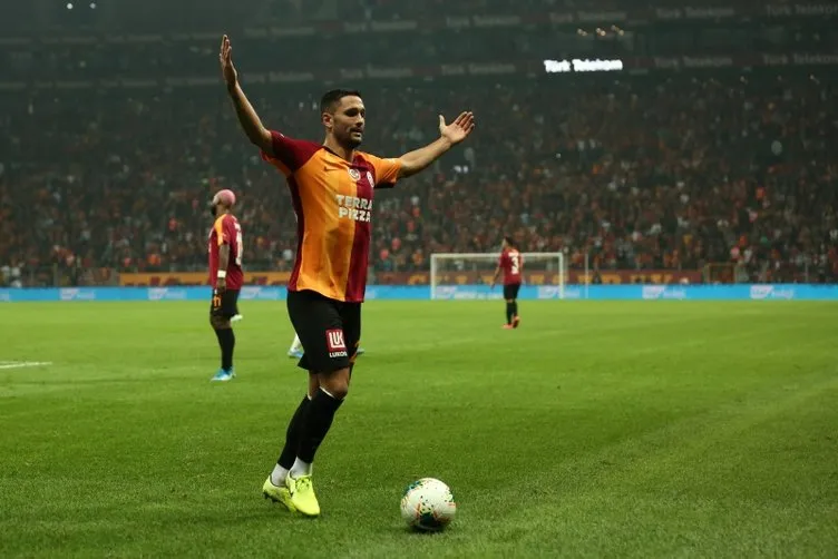 Galatasaray - Sivasspor maçında tarihi seri sürdü! Zirvedeki fark açılıyor
