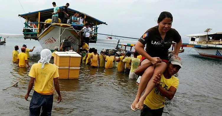 Filipinler’de feribot faciası