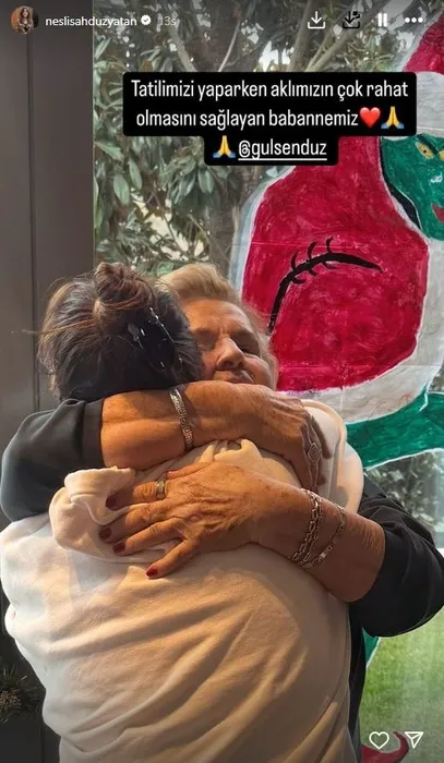 Bali tatilinden dönen Engin Altan Düzyatan ile Neslişah Alkoçlar çocuklarına kavuştu! Emir ile Alara’dan anneye özel pasta!