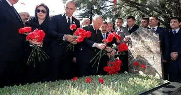 Alparslan Türkeş vefatının 21. yıldönümünde mezarı başında anıldı