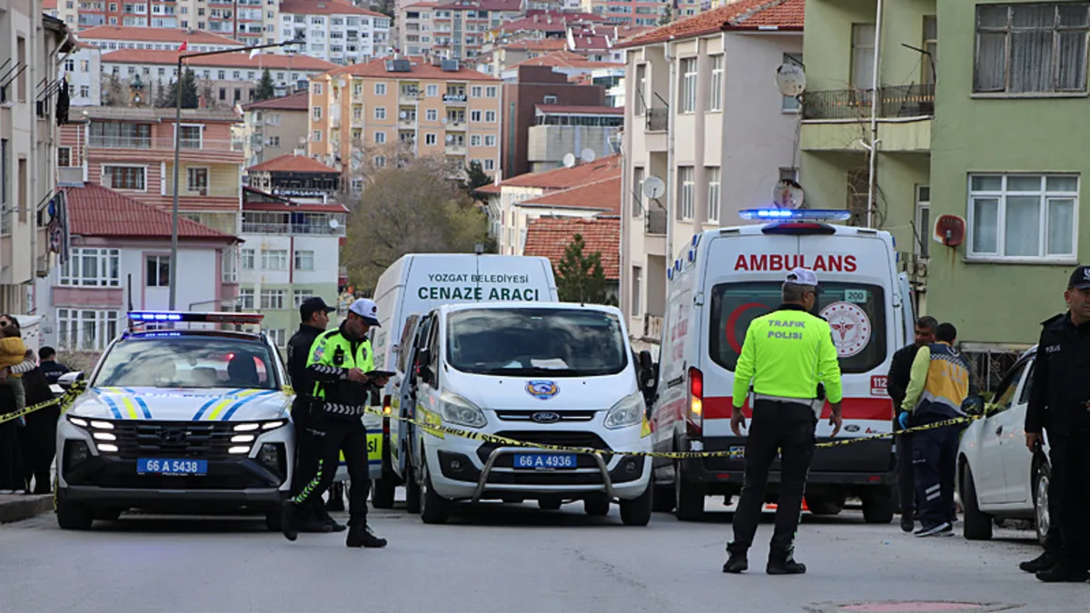 Üç tekerlekli mopedden düştü: Kafasını kaldırıma çarpan yaşlı adam hayatını kaybetti! Üç tekerlekli mopedden düştü: Kafasını kaldırıma çarpan yaşlı adam hayatını kaybetti!