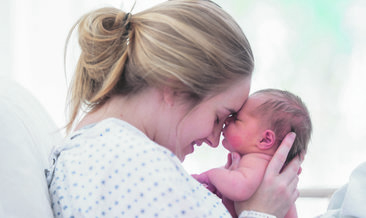 dogumdan sonra dokulen saclar icin endiselenilmeli mi saglik haberleri