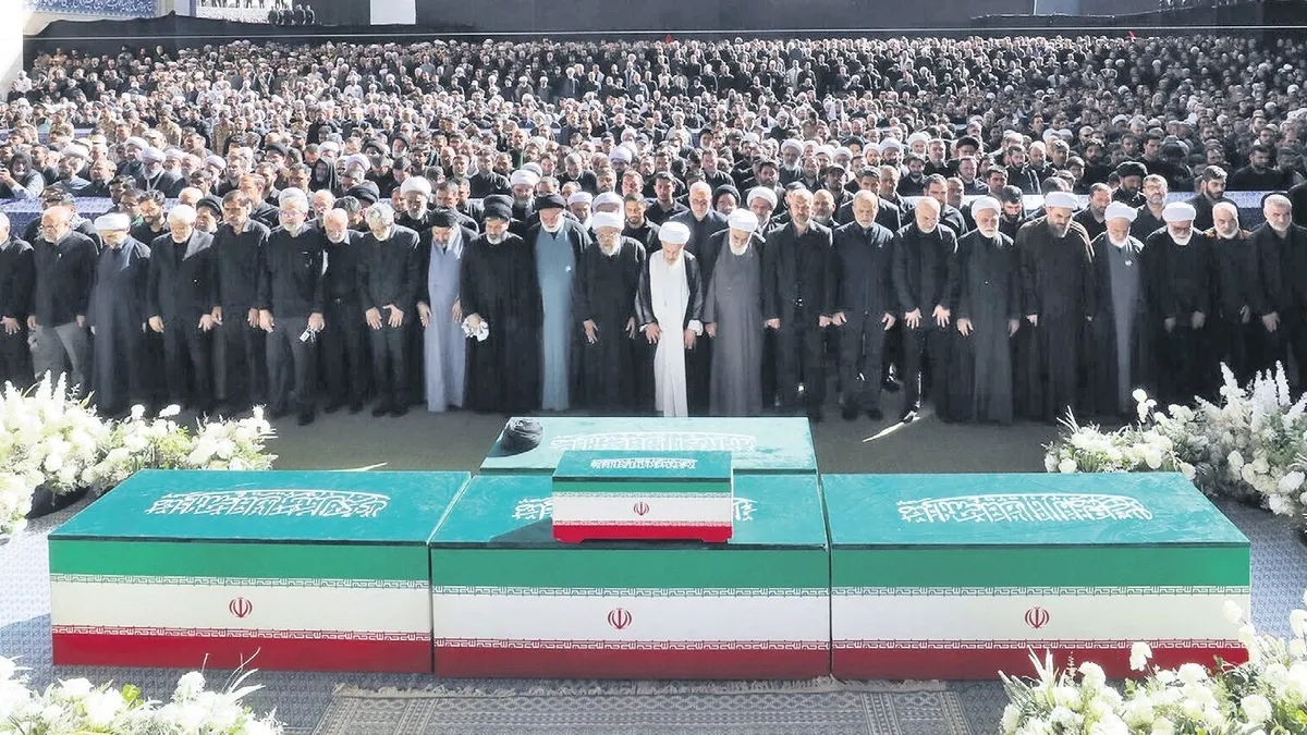 İran'ın eski lideri Ali Hamaney için düzenlenen cenaze töreninden bir görüntü.