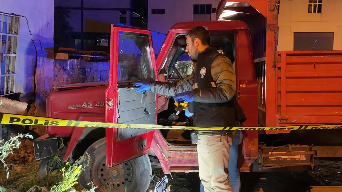 Erzurum'da yaşanan üzücü kazanın ardından olay yerinden genel görünüm