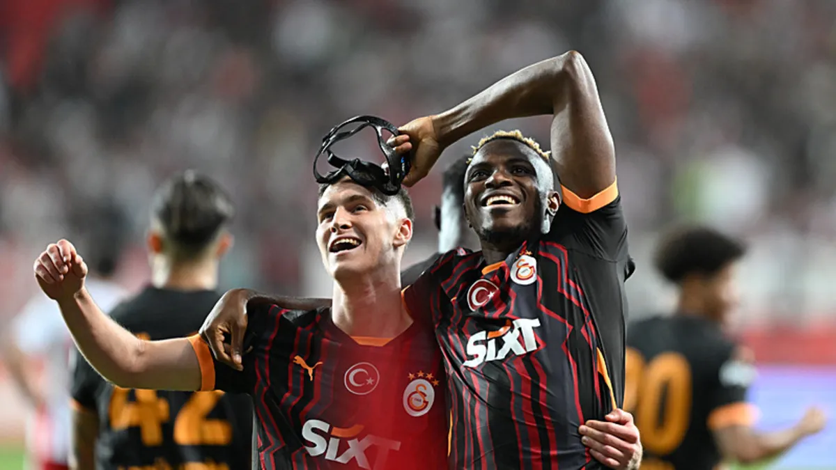 Victor Osimhen: “Golüm Puskas Ödülü’ne aday olabilir” Victor Osimhen: “Golüm Puskas Ödülü’ne aday olabilir”