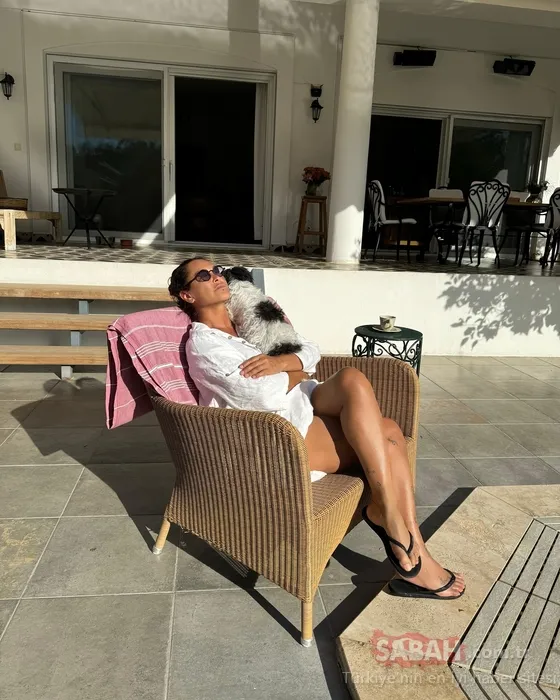 Hülya Avşar’dan köpeği Güllü ile eğlenceli paylaşım! İlk yorum Kaya Çilingiroğlu’ndan Şanslı köpek