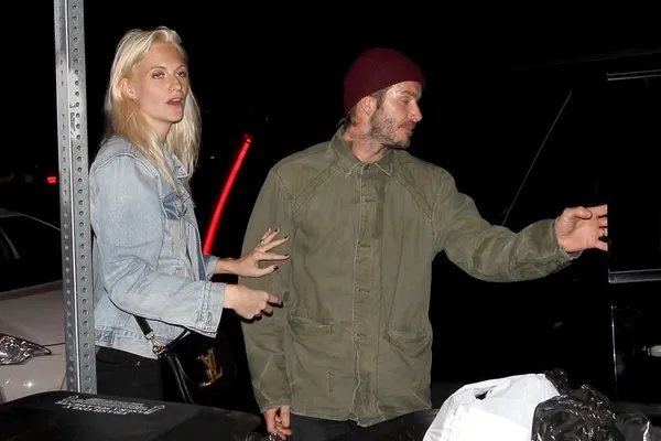 David Beckham çapkınlıkta yakalandı!