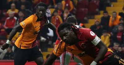 Son dakika Galatasaray haberleri: Galatasaray’da taraftarlar saç baş yoldu! Bafetimbi Gomis’in kaçırdığı goller damga vurdu...