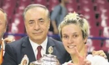 Mustafa Cengiz ilk kupasını aldı